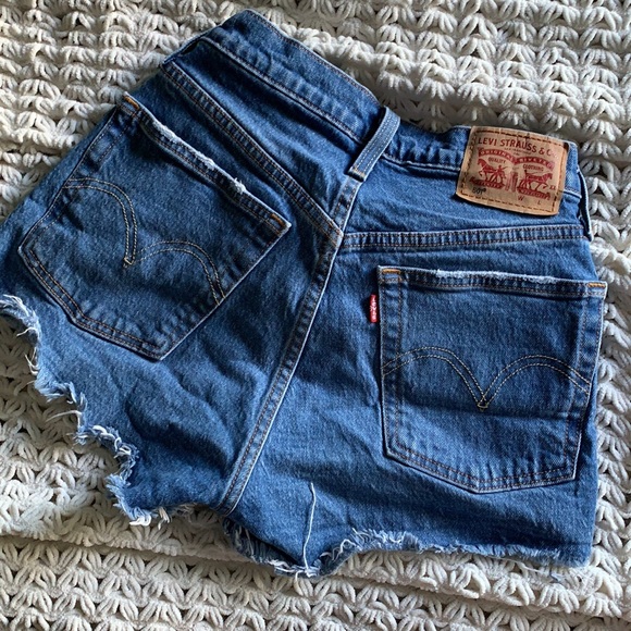 Frayed Levi Shorts - Picture 2 of 3